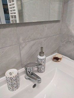 Bathroom's details