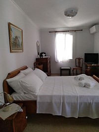 Apartment A s cozy bedroom