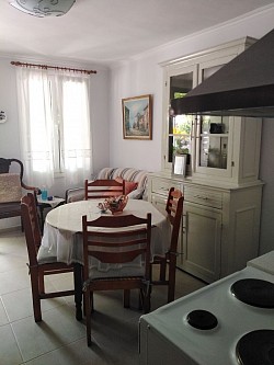 Sitting room combined with kitchen area