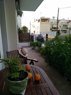 Original courtyard with a little sea view